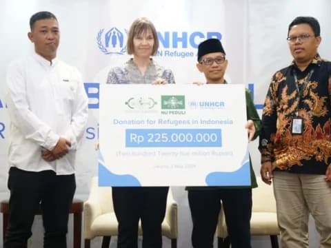 NU Care-LAZISNU Serahkan Bantuan Kemanusiaan untuk Pengungsi Rohingya lewat UNHCR