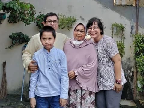 Kisah Anak Muslim di Keluarga Beda Agama: Sempat Tanya Rakaat Shalat ke Ibunya yang Kristen