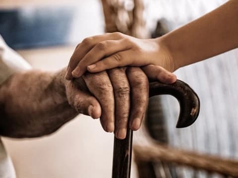 Standar Fakir Miskin Lansia dalam Zakat