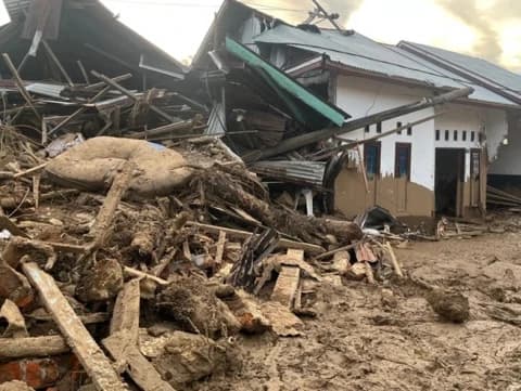 Mengapa Prabowo Tak Naikkan Status Banjir Sumatra Jadi Bencana Nasional?