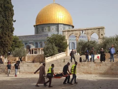 Warga Palestina dan Polisi Israel Kembali Bentrok, 42 Orang Terluka