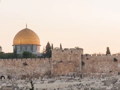 Khalifah Umar bin Khattab dan Pasang Surut Kebebasan Lintas Agama di Palestina