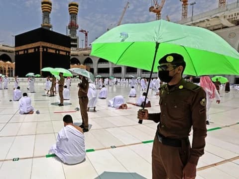 Suhu Panas Capai 50 Derajat Celcius, Jamaah Haji Diimbau Jaga Fisik