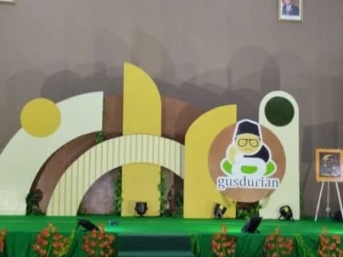 Gus Mus dan Nyai Sinta Meriahkan Panggung Budaya Tunas Gusdurian Malam Ini