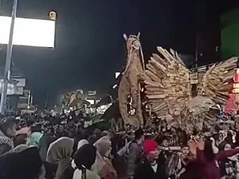 Tradisi Pawai Maulid Nabi di Tegal, Ada Pawai Kubu Kebaikan dan Kejahatan