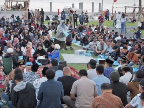 Semarak Ramadhan, PCINU Qatar Bagikan 500 Paket Ifthar dan Sajadah