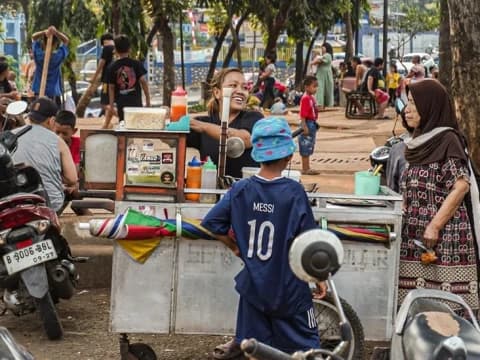 Tips Ahli Gizi bagi Pedagang Kaki Lima Agar Barang Dagangan Tetap Bersih dan Aman