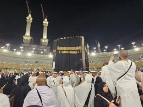 1.000 Kilogram Sutera Digunakan untuk Mengganti Kiswah Ka'bah