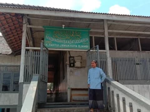 Pesantren Sa'adatuddarein Jambi, Dipimpin Ulama Thailand, Berdiri Sejak Zaman Belanda