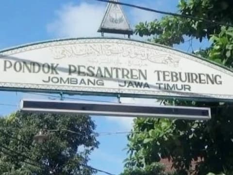 Festival Pesantren Tebuireng 2024: Pererat Persaudaraan dan Kreativitas Santri-Alumni