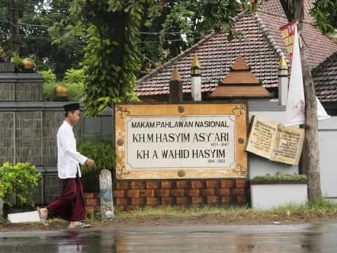 Pesantren Tebuireng dan Takhassus Ilmu Hadits