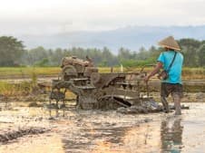 Khutbah Bahasa Jawa: Rezekine Tiang Iman lan Takwa