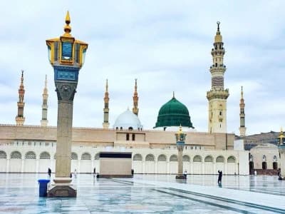 Shalat Arbain di Madinah, Mana Dalilnya?