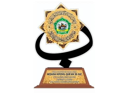 Unik, Plakat Wisuda Tahfiz Pesantren ini Resmi Terdaftar di HKI