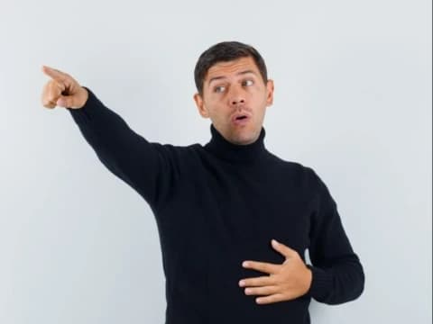 Tafsir Surat Al-Hujurat Ayat 12: Larangan Prasangka Buruk dan Mencari-cari Kesalahan Orang Lain