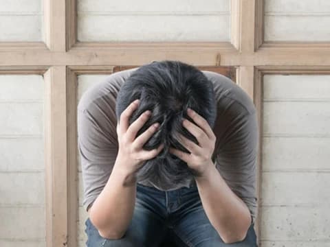 Tips Hindari Kecemasan di Tengah Wabah Covid-19 dan Cacar Monyet