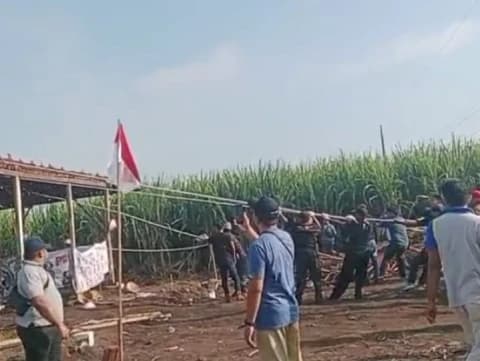 Konflik Agraria, Ratusan Orang Diduga Suruhan PT LPI Hancurkan Joglo Juang Milik Petani Pundenrejo Pati