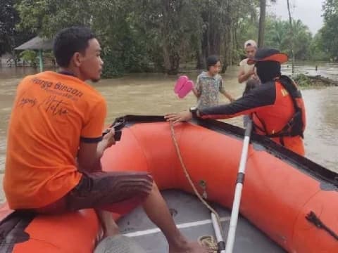 LAZISNU Pringsewu Bantu Warga Terdampak Banjir di Berbagai Daerah di Lampung
