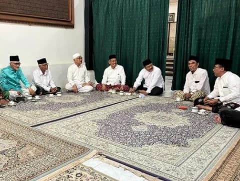 Humor: Mayoran dari Mbah Bisri Musthofa