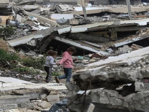 Trump Sebut Akan Relokasi Warga Gaza, Kemlu RI: Palestina Berhak Atas Tanah Air Mereka