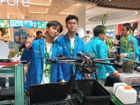Siswa Madrasah Tunjukkan Proyek Robot Inovatif di Grand Final Kompetisi Robotik 2025