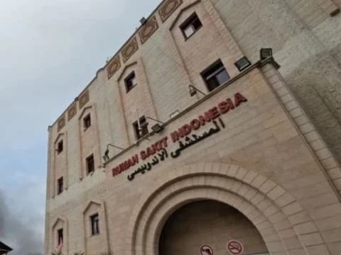Direktur RS Indonesia di Gaza Tewas Bersama Keluarga Akibat Serangan Bom Israel