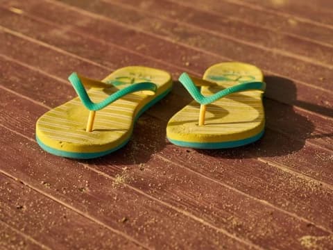 Kehilangan Sandal Jepit