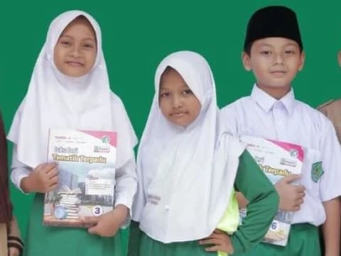 Tiga Alasan Anak-anak Dimasukkan ke Pesantren