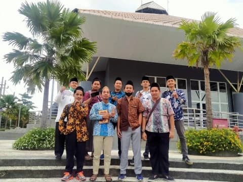 Perkuat Budaya, Santri Ma'had Aly Tebuireng Kenakan Batik Tiap Sabtu