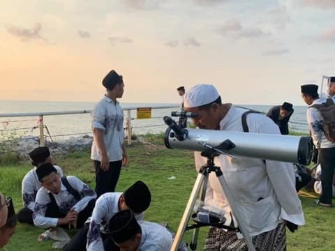 Cetak Ahli Falak, Pesantren Tambakberas Ajarkan Santri Kitab Sullamun Nairoin hingga Praktik Lapangan