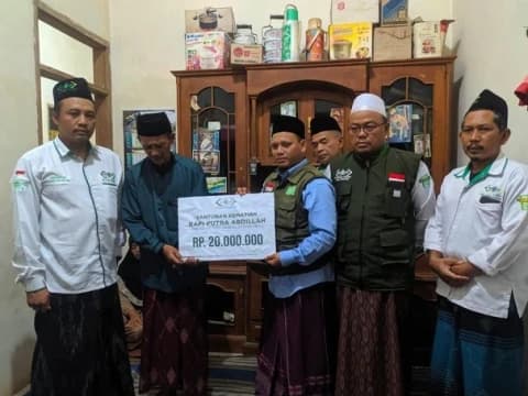 PBNU Berikan Santunan Kematian untuk Almarhum Rafi, Sopir KH Azizi Hasbullah