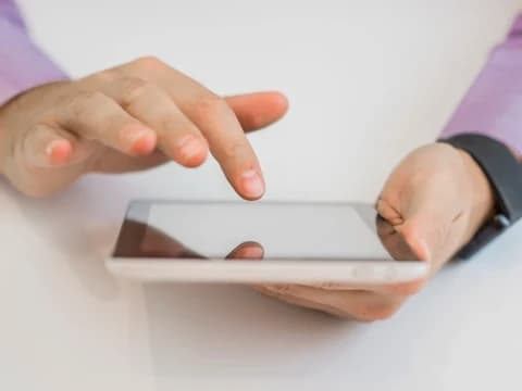 Kultum Ramadhan: Kurangi Scrolling, Maksimalkan Ramadhan dengan Hal Penting