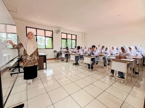Ribuan Guru di Sekolah Rakyat Mundur, Pakar Sebut Proses Seleksi Bermasalah