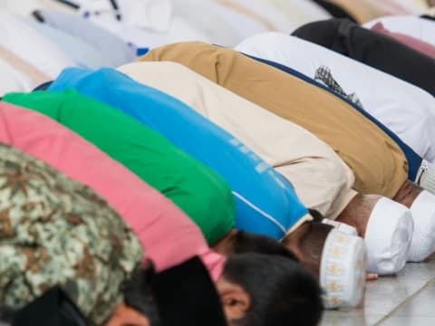 Khutbah Jumat: Isra Mi’raj, Momen yang Tepat Mengenalkan Shalat Kepada Anak