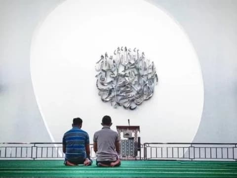 Khutbah Jumat: Memanfaatkan Sisa Umur dengan Kebaikan 