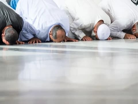 Ini 3 Orang Saleh yang Paling Jauh dari Allah