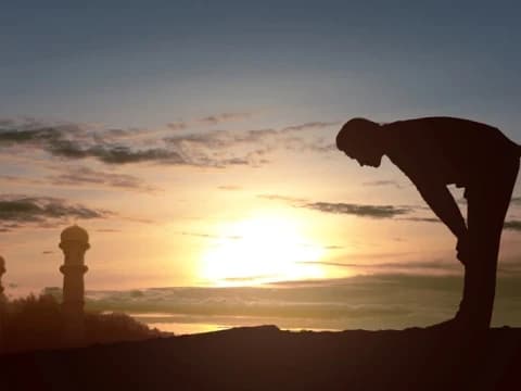 Fiqih Shalat: Belum Tahiyat Awal Tapi Terlanjur Berdiri, Bagaimana Hukumnya?