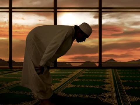 Ternyata Ini, 6 Penyebab Orang Malas Melakukan Shalat Tahajud