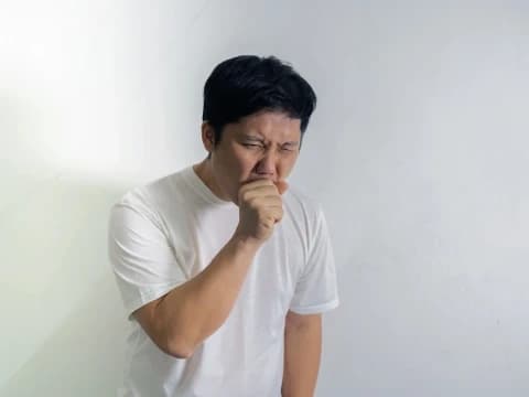 Hukum Menelan Ludah Saat Puasa, Batalkah?