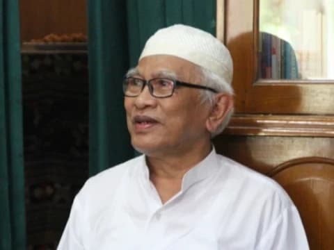 Kelakar Gus Mus soal Presiden Boleh Kampanye dan Memihak: Boleh, tapi Harus Cuti