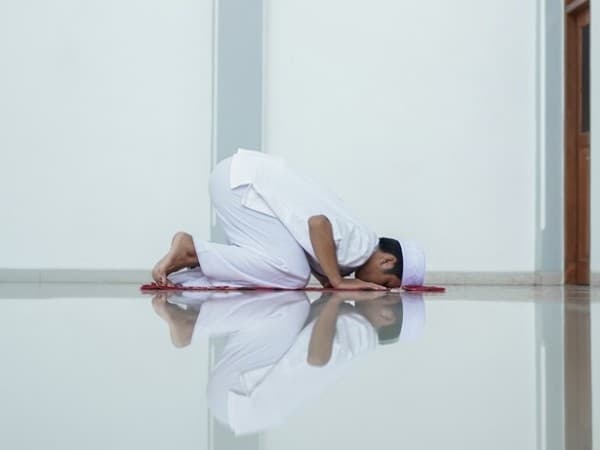 Khutbah Jumat: Bertaubatlah Sebelum Hati Berkarat dan Terkunci!