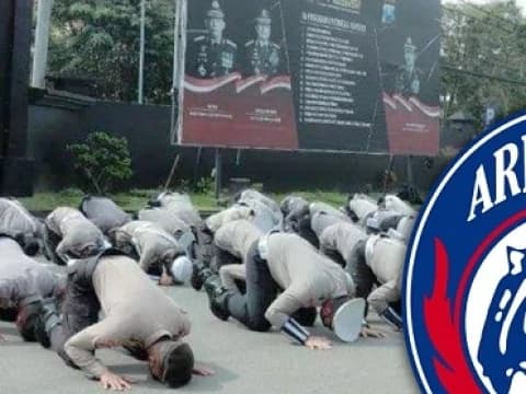 Polisi Malang Sujud Minta Maaf atas Tragedi Kanjuruhan? Begini Kajian Tafsirnya