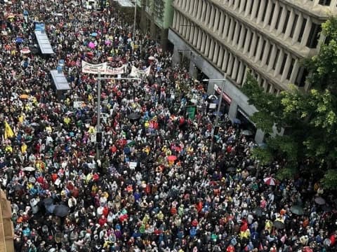 Ratusan Ribu Warga Penuhi Jembatan Sydney Serukan Penghentian Genosida dan Krisis Kemanusiaan di Gaza