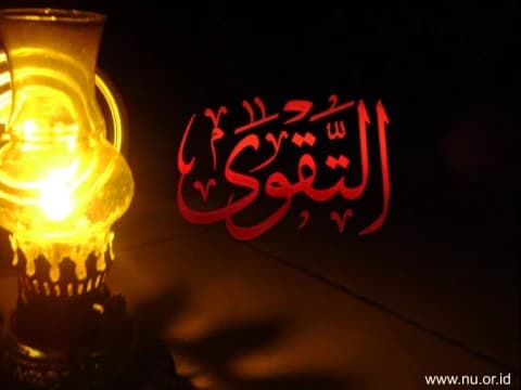 Khutbah Jumat: Menjadi Manusia Bertakwa dan Meraih Manfaatnya