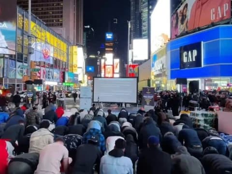 Pertama, Muslim di New York Gelar Tarawih di Times Square, 2 Orang Masuk Islam