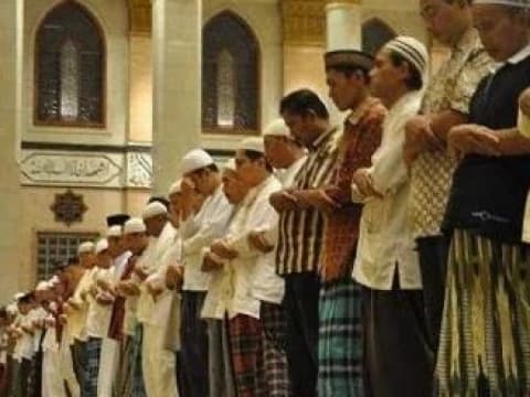 Bacaan Bilal Shalat Tarawih dan Witir Lengkap dengan Jawabannya