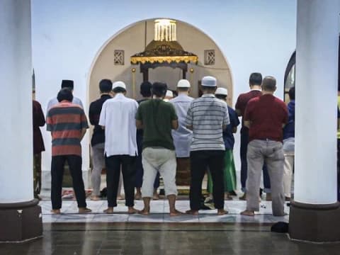 Tarawih sebagai Sarana Qiyamul Lail di Bulan Ramadhan 
