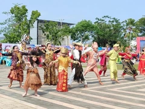 Festival HAM 2023 di Singkawang: Menarikan Keragaman, Menyanyikan Persatuan