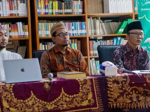 Selamatkan Kandungan Informasi, 15 Manuskrip Koleksi Perpustakaan Tebuireng Didigitalisasi