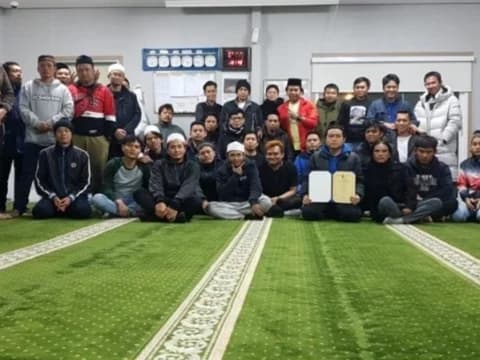 Tradisi PMI Korsel Jelang Lebaran, Masak Opor Ramai-Ramai